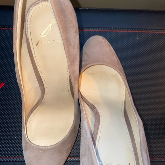 Designer Brian Atwood Fredrique Suede Pumps Heels - Picture 9 of 10